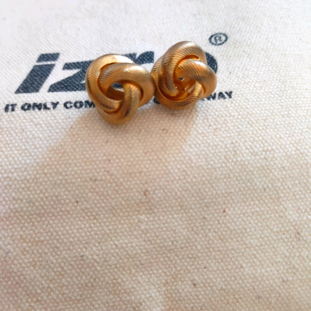 Vintage Clip on earring